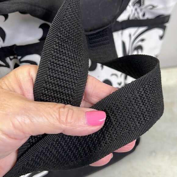 Buckhead Bettie’s Large Striking Utility Tote - Picture 5 of 7